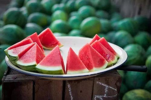 芒芒吃瓜娱乐清凉一夏,清凉一夏，娱乐盛宴来袭！