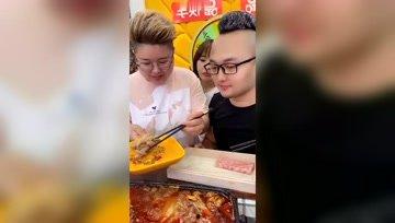 娱乐吃瓜酱新年